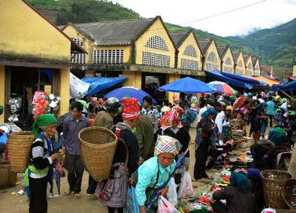 Chợ Phiên Mường Hum Sapa