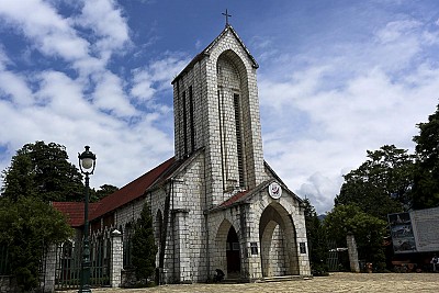 Giới Thiệu Nhà Thờ Đá Sapa Giới Thiệu Nhà Thờ Đá Sapa