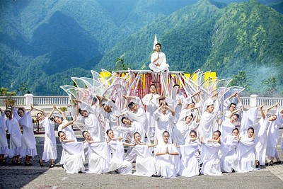 Khai thác tiềm năng văn hóa bản địa trong du lịch Sa Pa Khai thác tiềm năng văn hóa bản địa trong du lịch Sa Pa